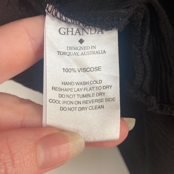 Ghanda - Black loose top - Size Medium - Picture 6 of 6